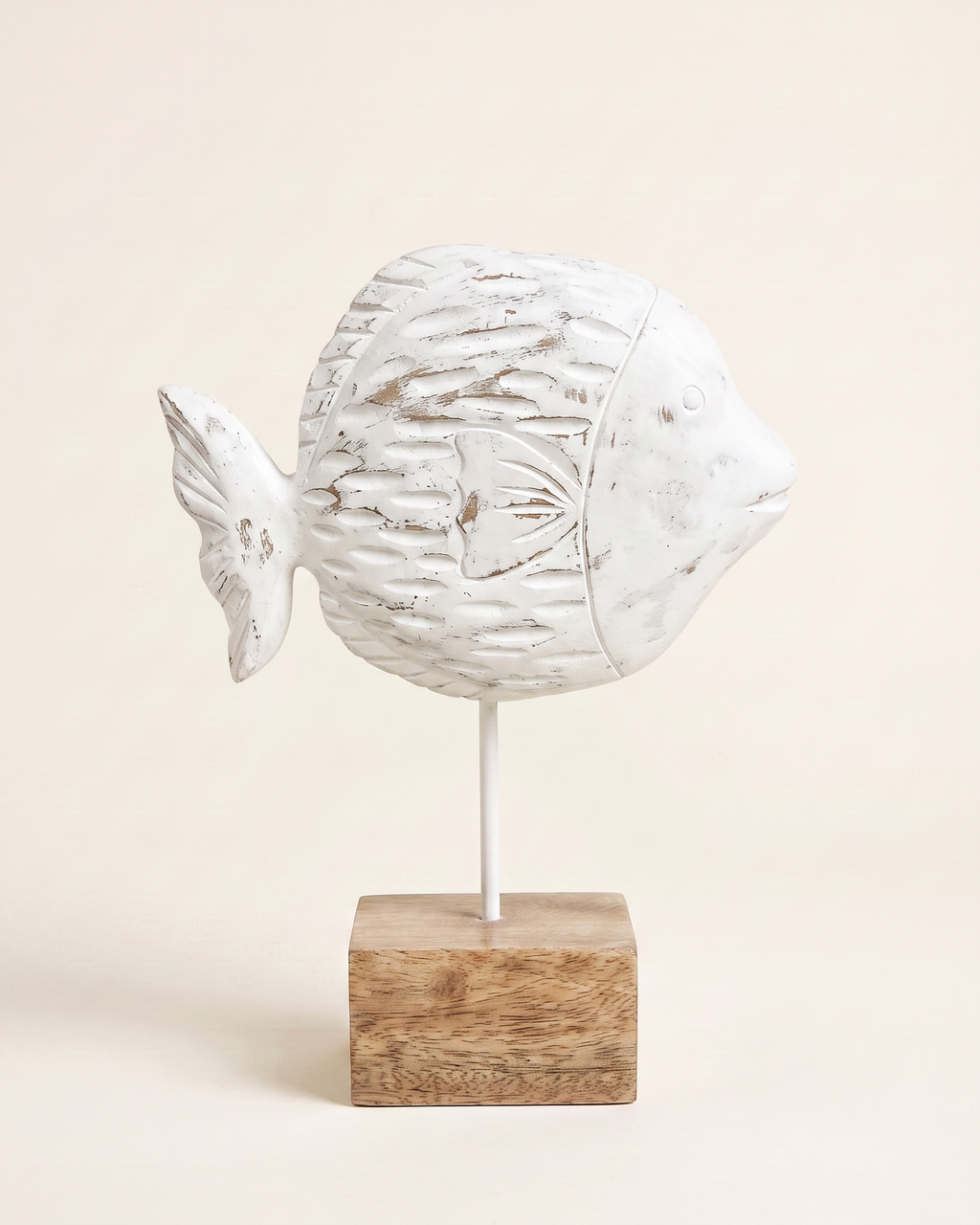 Poisson Sculpté sur Socle — Sculpture en Bois Blanchi