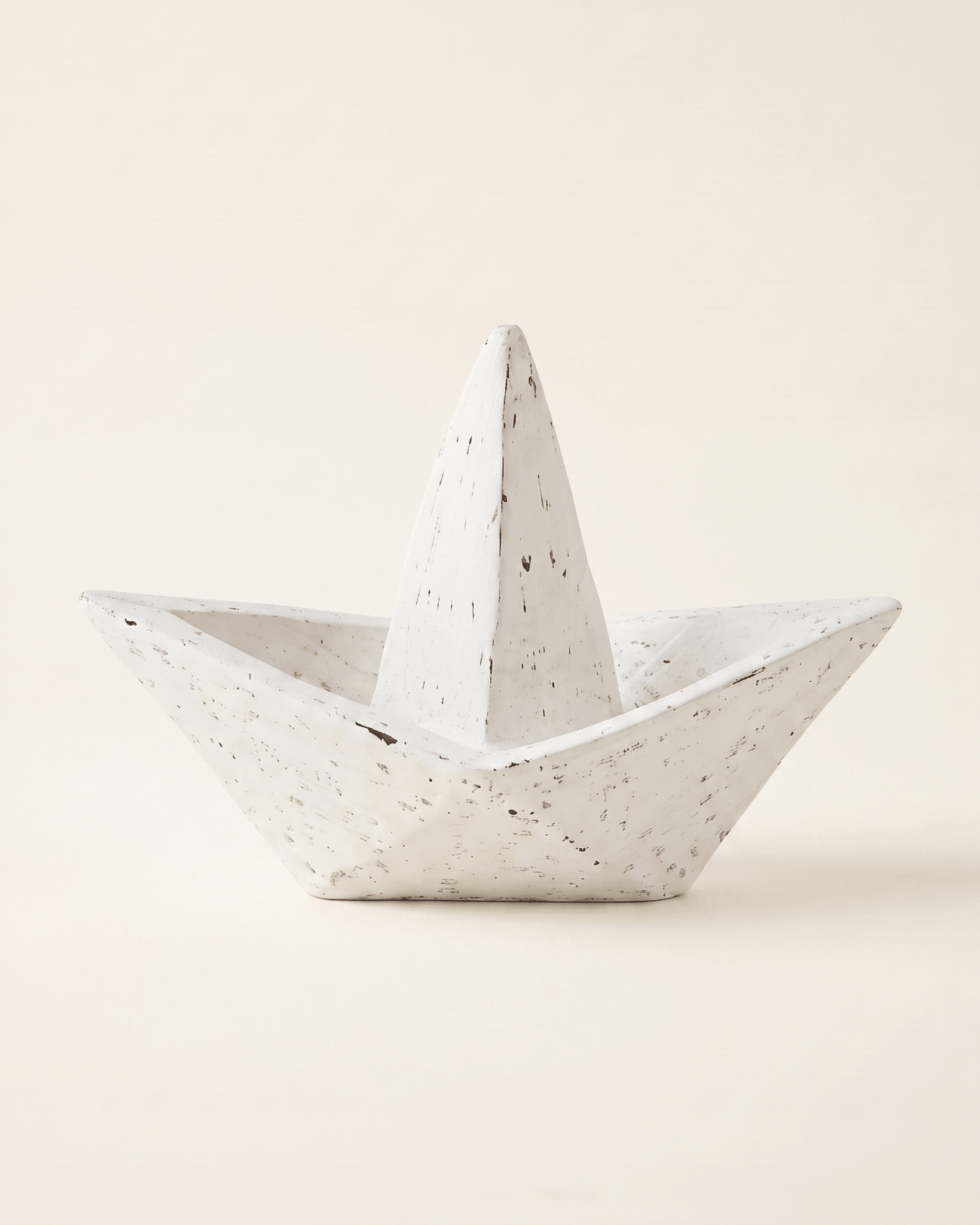 Bateau Origami Décoratif — Sculpture en Bois Blanchi - Marinette Saint-Tropez