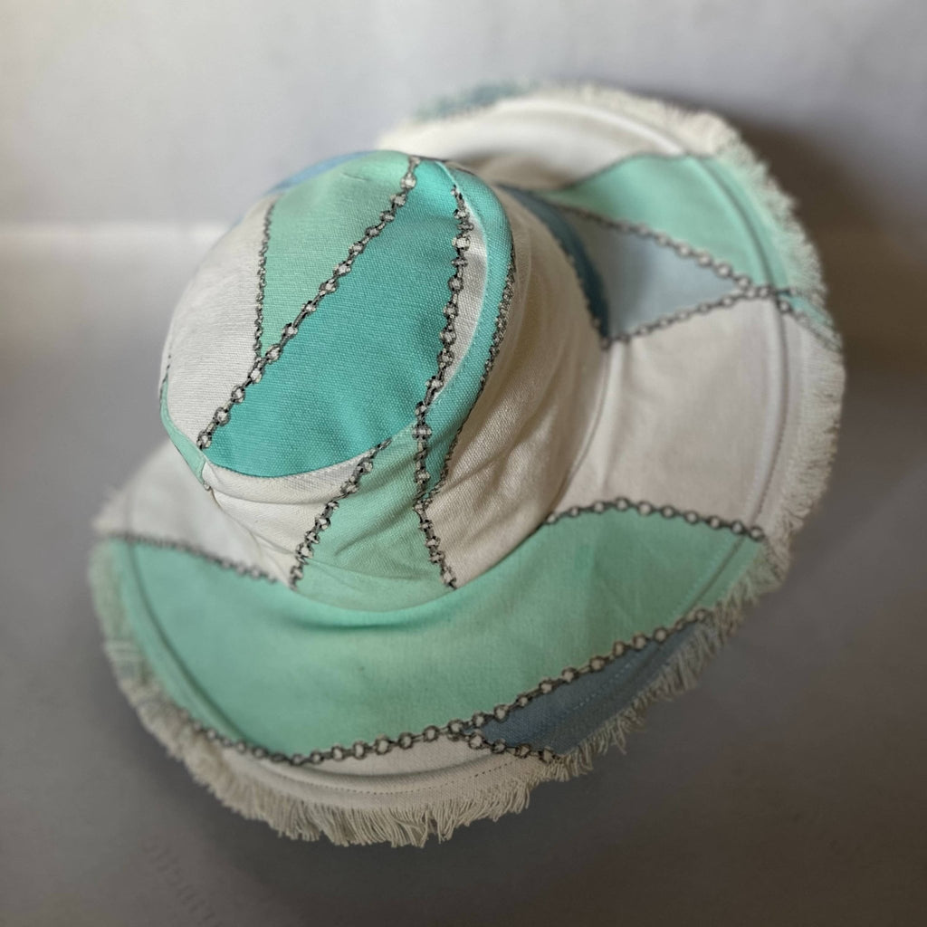 BOB OASIS - Marinette Saint - Tropez