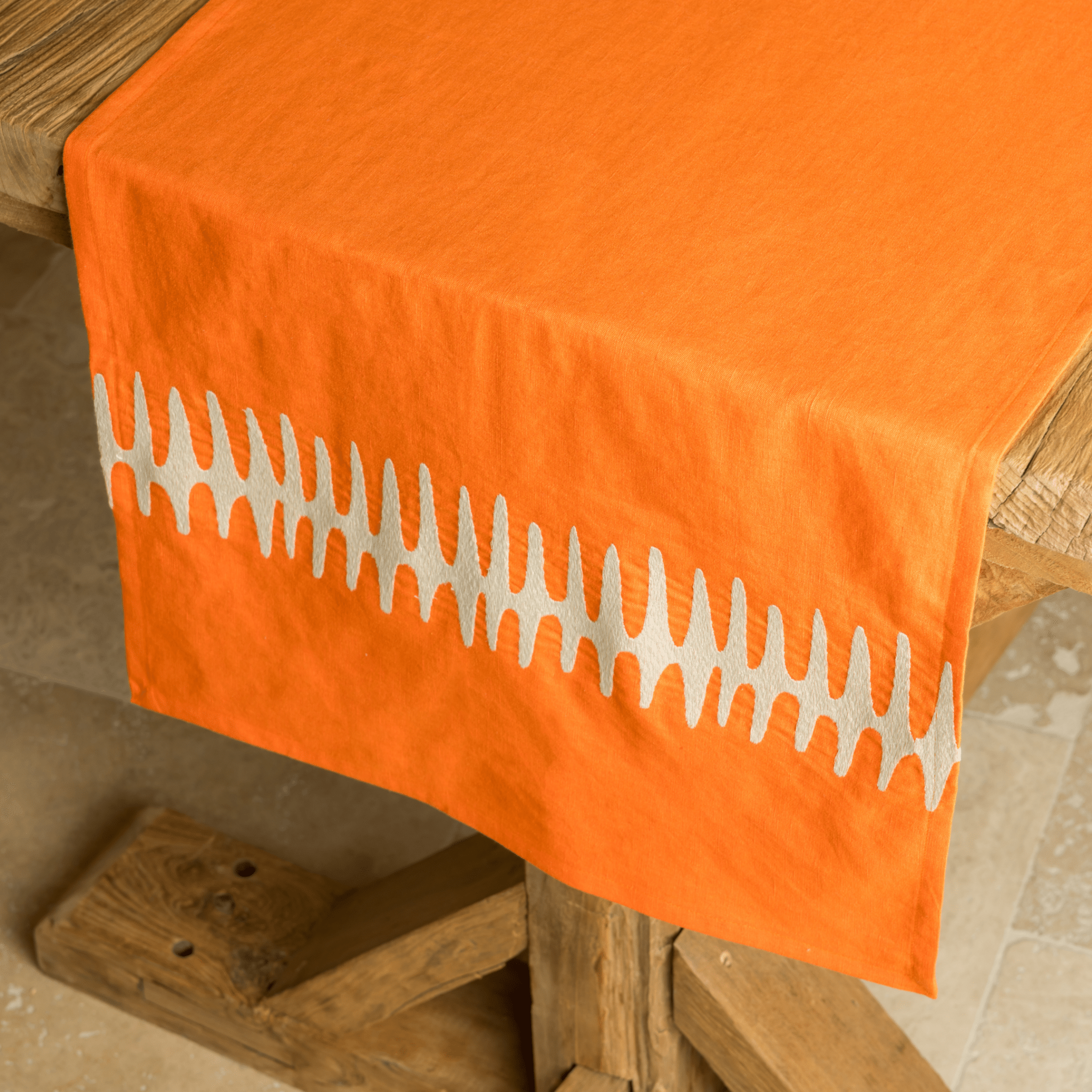 Chemin de table Minorqua - Marinette Saint - Tropez