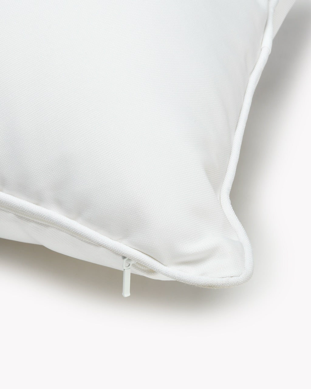 Coussin d'Extérieur Déperlant Coquillage — Motif Tufté - Marinette Saint - Tropez