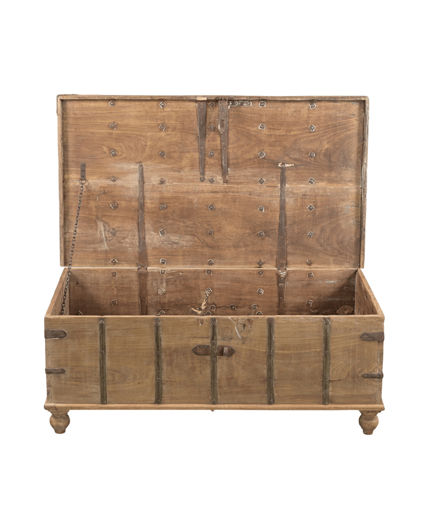 Malle ancienne en bois et ferronnerie - Marinette Saint - Tropez