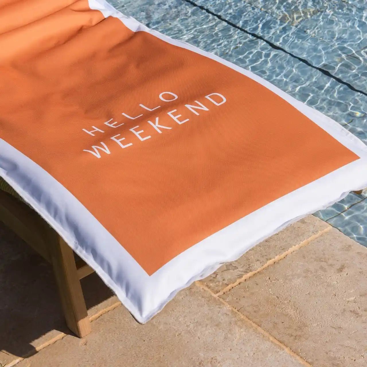 Matelas de Piscine "Déhoussable" Hello Week - End - Marinette Saint - Tropez