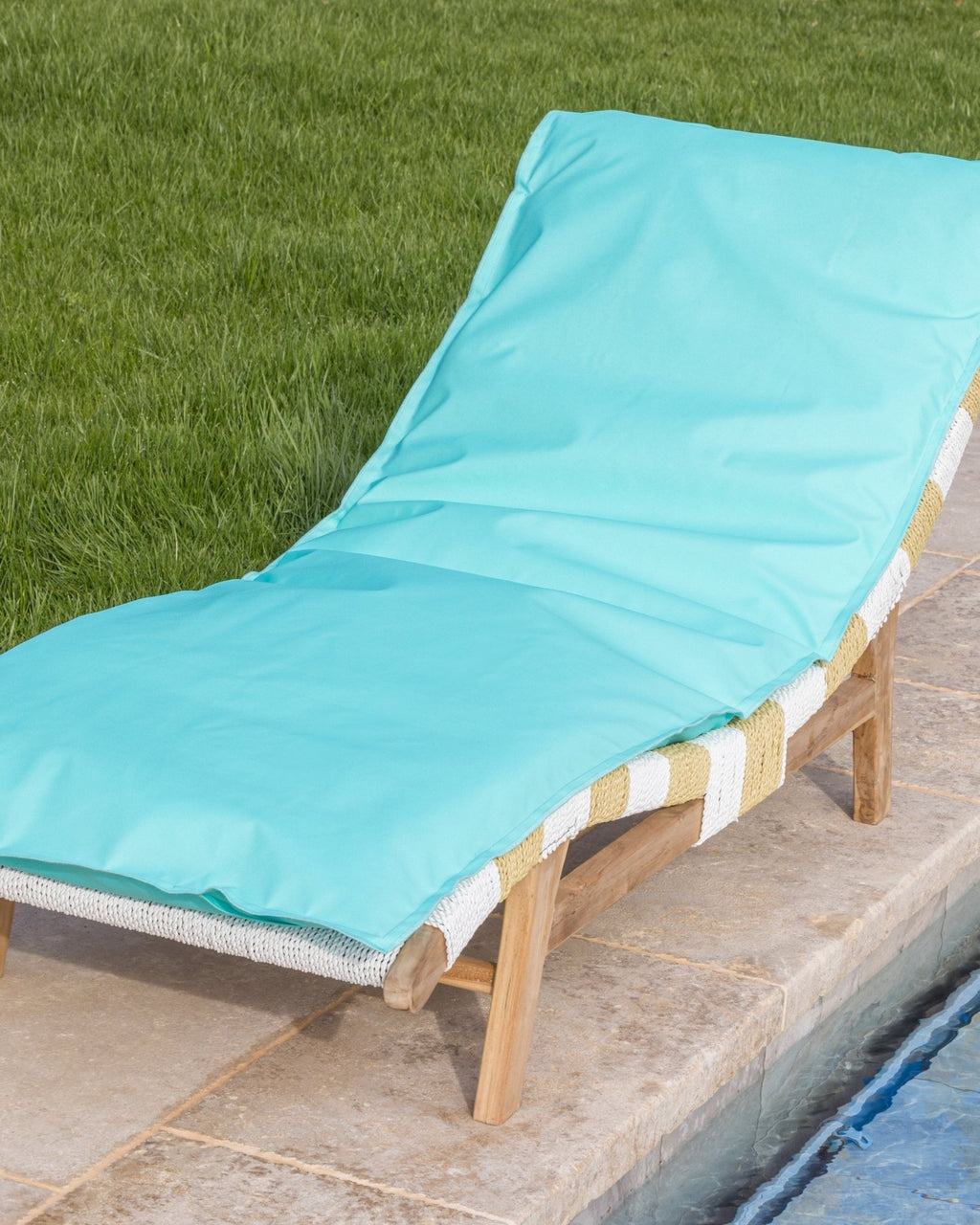 Matelas de Piscine Outdoor Seychelles | Housse Déperlante + Intérieur Inclus - Marinette Saint - Tropez